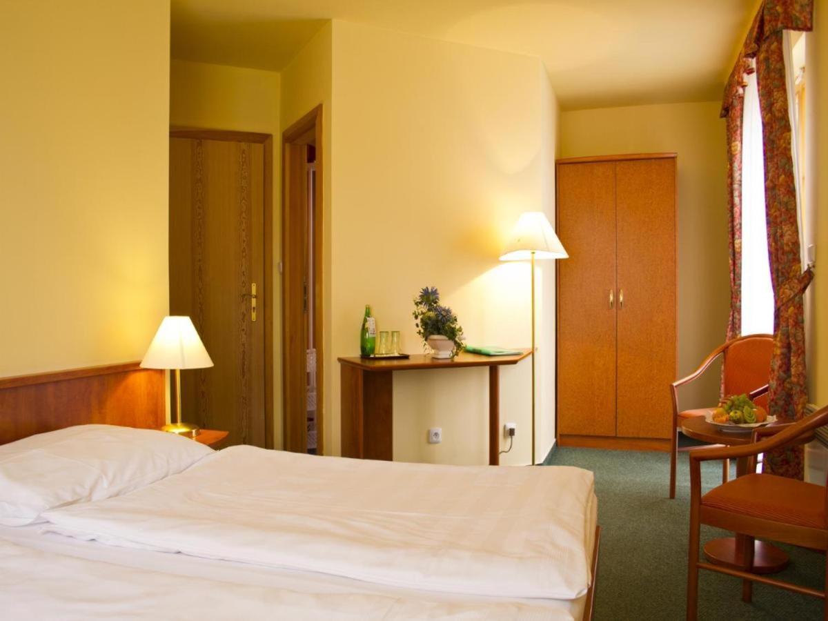 Hotel Na Jezere Горні-Плана Екстер'єр фото
