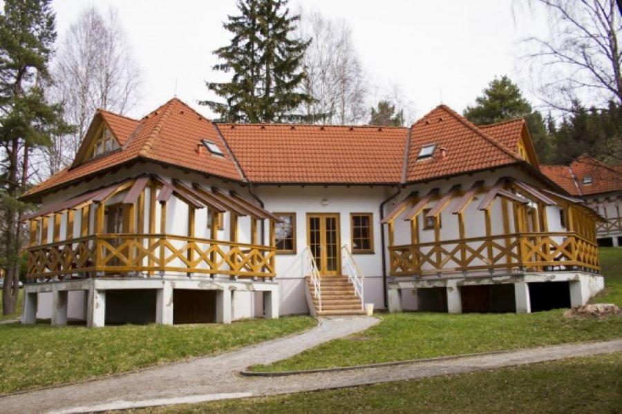 Hotel Na Jezere Горні-Плана Екстер'єр фото