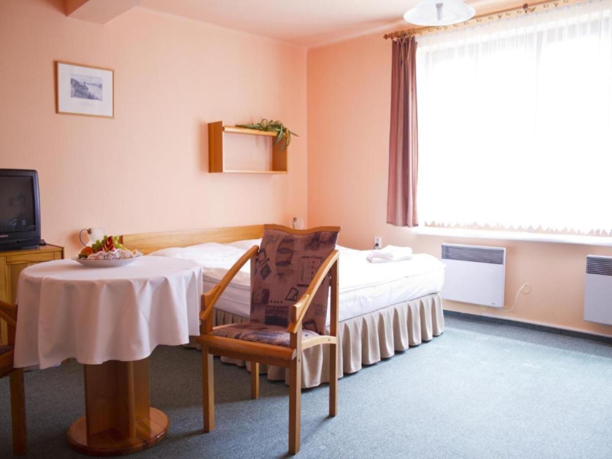 Hotel Na Jezere Горні-Плана Екстер'єр фото